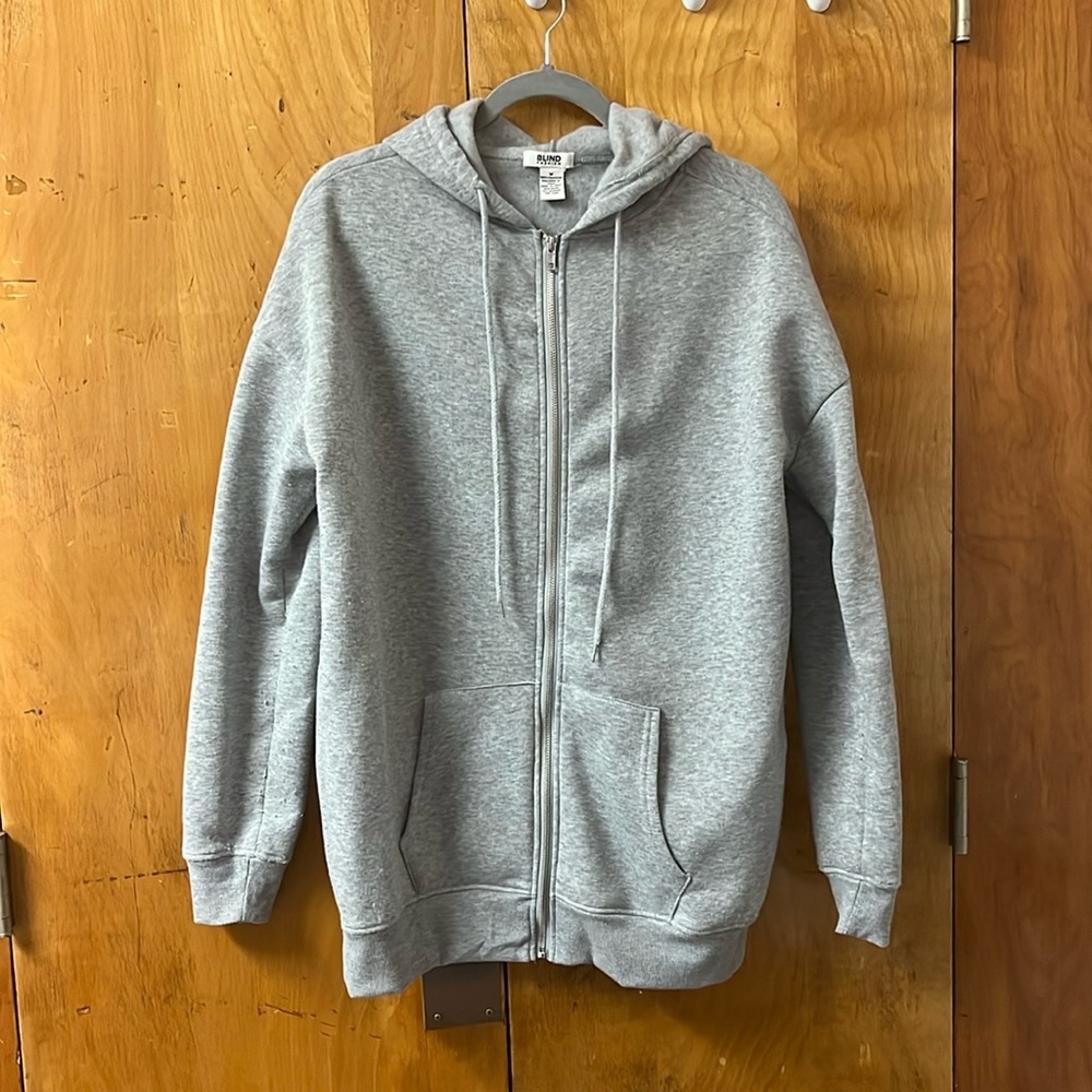Grey medium size hoodie